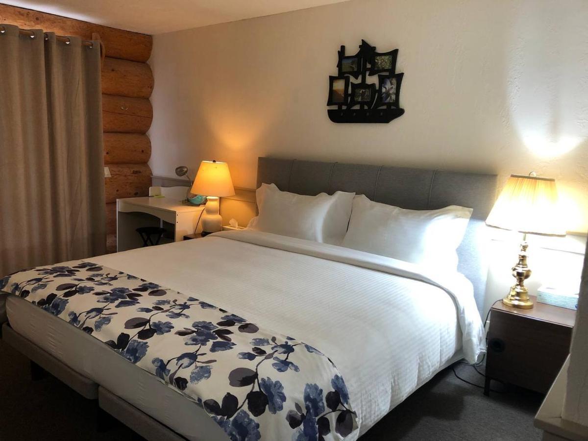 Cariboo Log Guest House Lac La Hache Zewnętrze zdjęcie