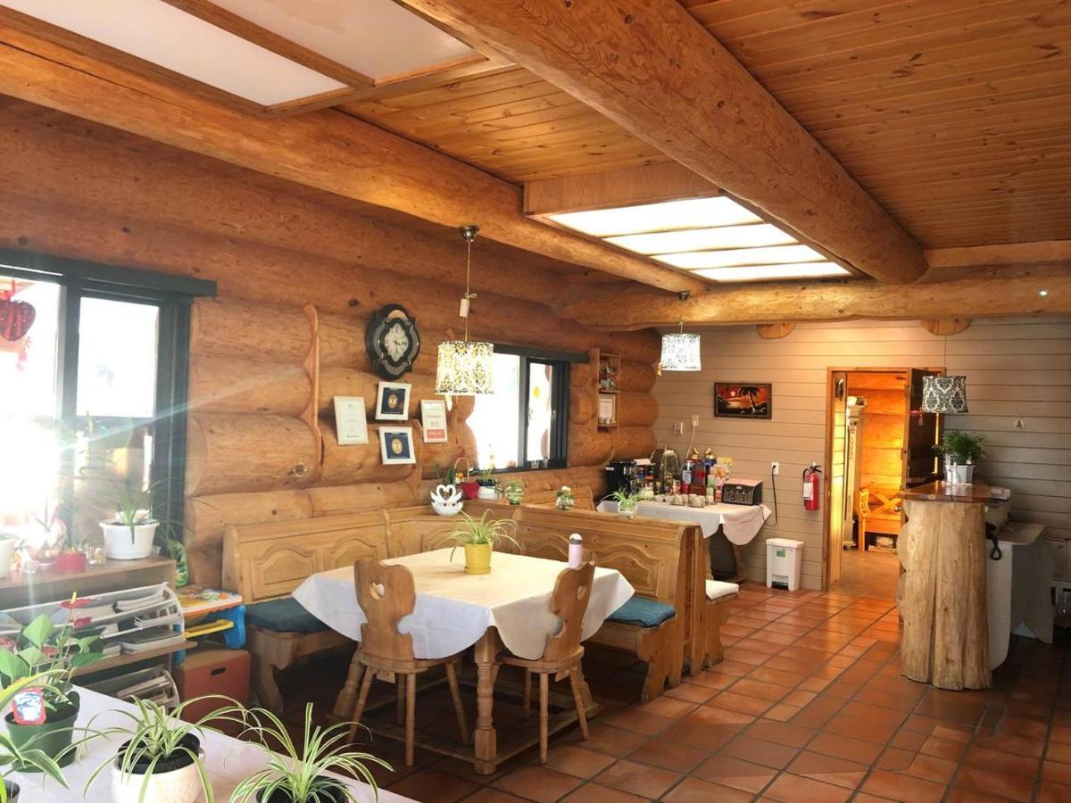 Cariboo Log Guest House Lac La Hache Zewnętrze zdjęcie