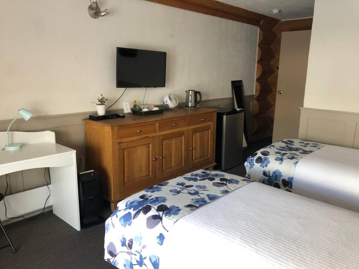 Cariboo Log Guest House Lac La Hache Zewnętrze zdjęcie