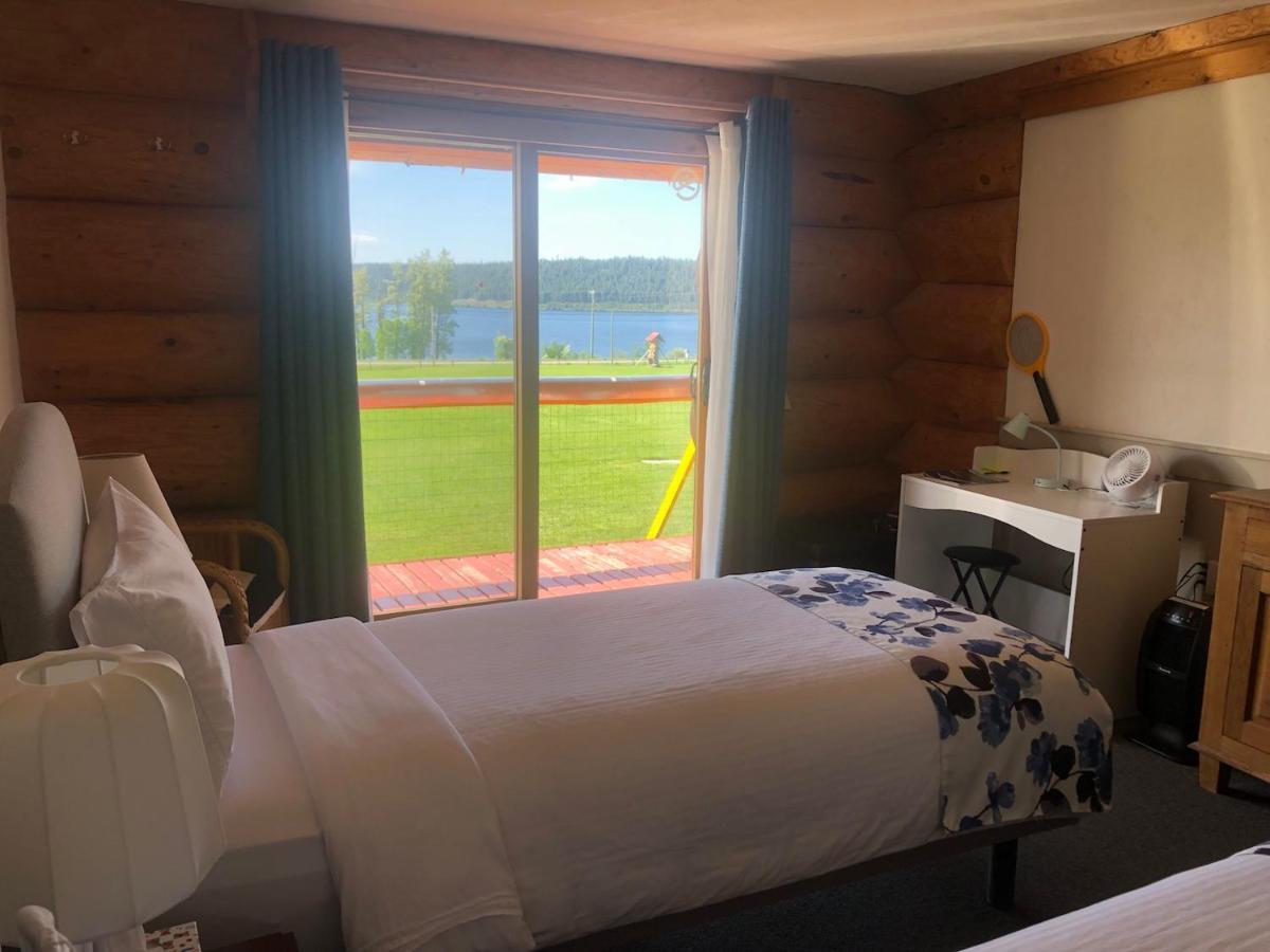 Cariboo Log Guest House Lac La Hache Zewnętrze zdjęcie
