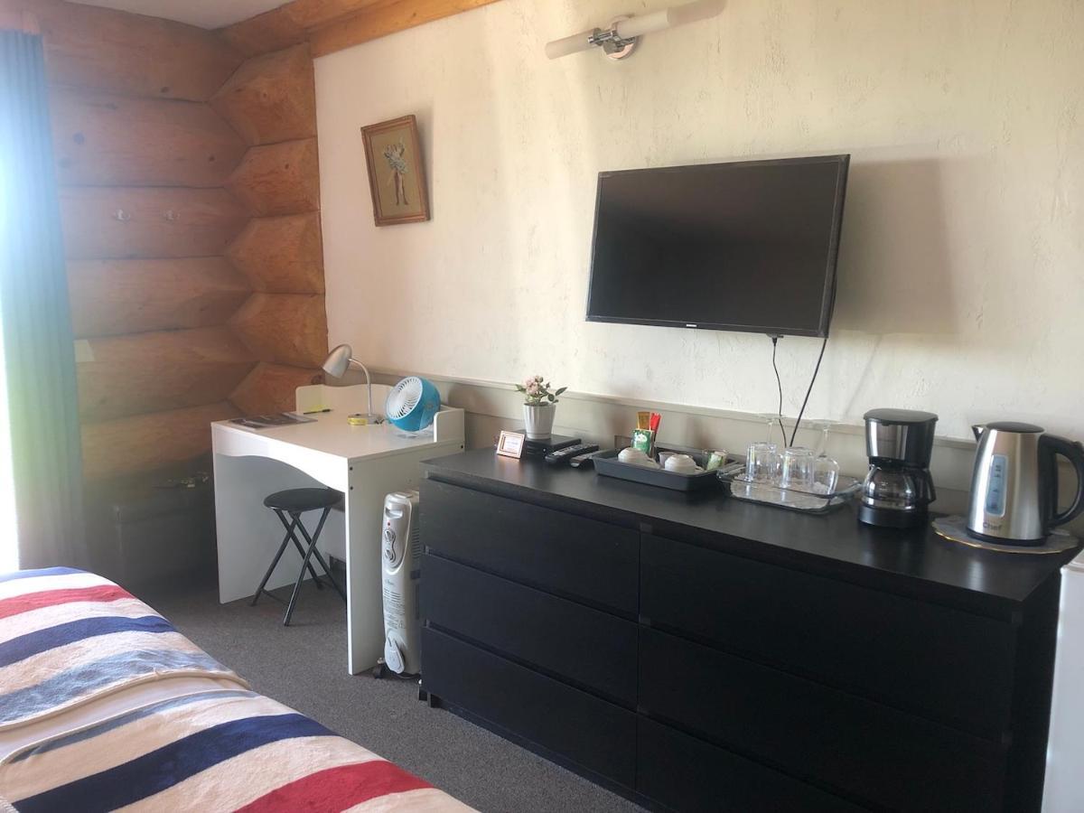 Cariboo Log Guest House Lac La Hache Zewnętrze zdjęcie