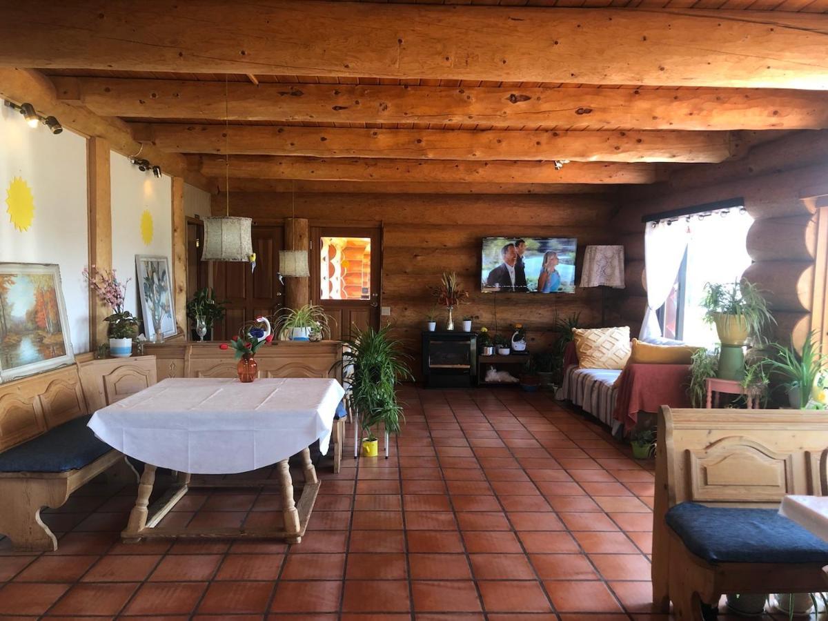 Cariboo Log Guest House Lac La Hache Zewnętrze zdjęcie