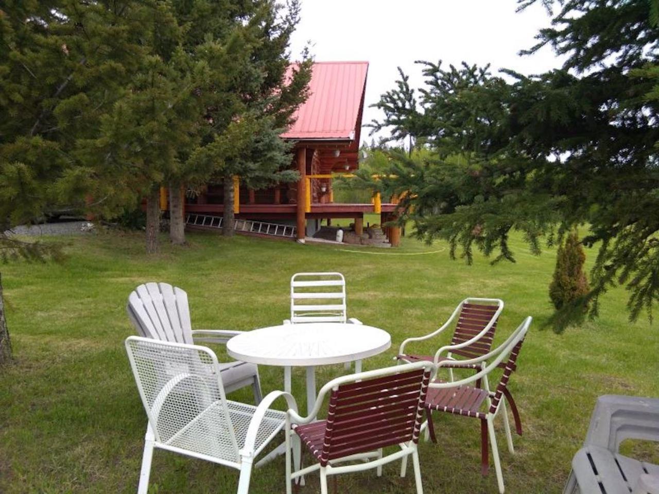 Cariboo Log Guest House Lac La Hache Zewnętrze zdjęcie