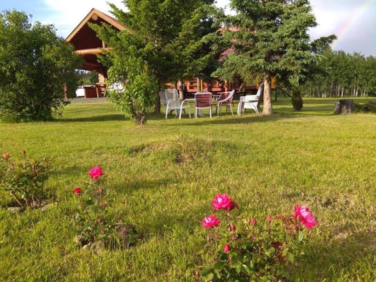 Cariboo Log Guest House Lac La Hache Zewnętrze zdjęcie